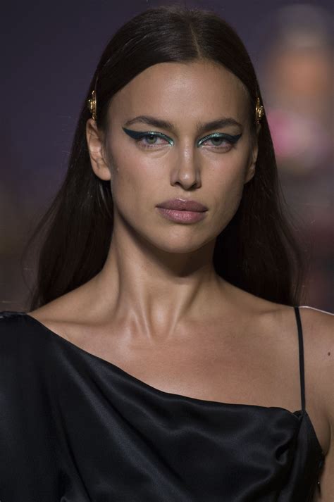 versace fw 19 bare-faced beauty at versace hair trends|Versace RTW Fall 2019 .